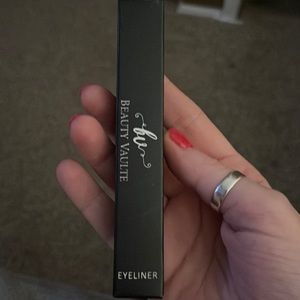 Beauty Vaulte liquid eyeliner
